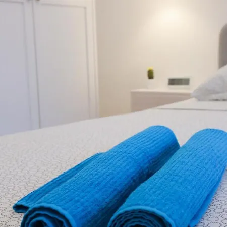 Appartement Modern Central With Free Parking *